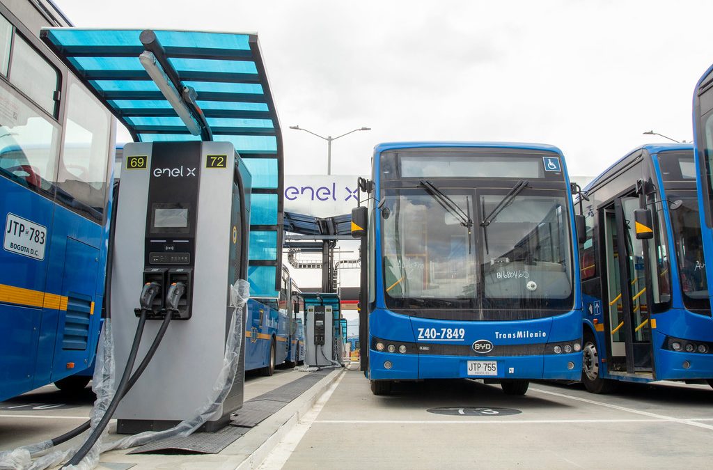 Ya circulan por Bogotá 91 nuevos buses eléctricos BYD alimentados por el tercer patio de Enel X - Portal Movilidad