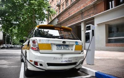 Las consecuencias del despliegue de vehículos eléctricos en Uruguay a corto y mediano plazo