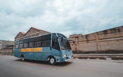 ¿Cómo es el primer bus eléctrico fabricado y diseñado en África?