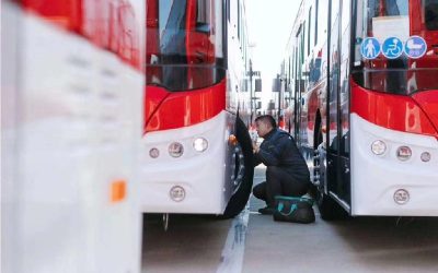Tildan de “incomprensible” el proyecto sobre licitaciones de buses eléctricos en Chile