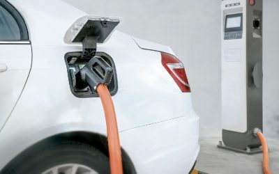 Desde septiembre se venden al menos 50 vehículos eléctricos por mes en Chile
