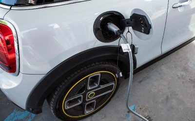 ¿Cómo se comportó el mercado de vehículos eléctricos en Chile durante el 2022?
