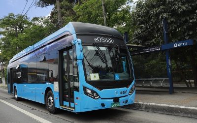 Mercedes-Benz “predice” 3 mil buses eléctricos en Brasil y prepara su debut 100% nacional