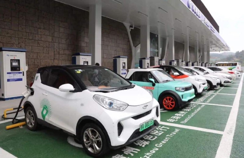 China extiende subsidios para compra de vehículos eléctricos hasta fines de 2023
