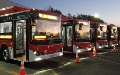 Cada 15 buses a combustión se incorporó uno eléctrico en Chile durante 2022