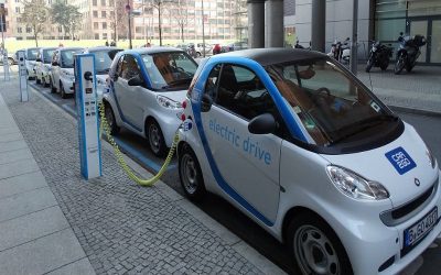 Según IEA vehículos eléctricos serían uno de los pocos capaces en alcanzar cero emisiones netas