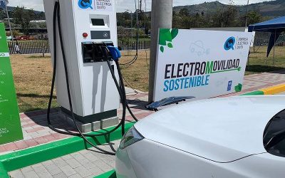 Ante escasez de infraestructura, privados invierten en nuevas electrolineras para Ecuador