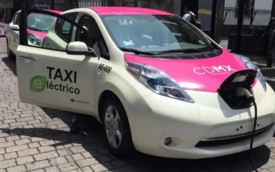 Semovi y NAFIN firman convenio para sólo financiar taxis eléctricos o híbridos en CDMX