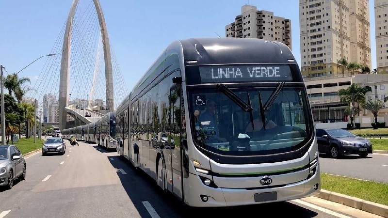 Más de 2500 buses eléctricos como meta: El desafío de São Paulo de “limpiar” el 20% de la flota
