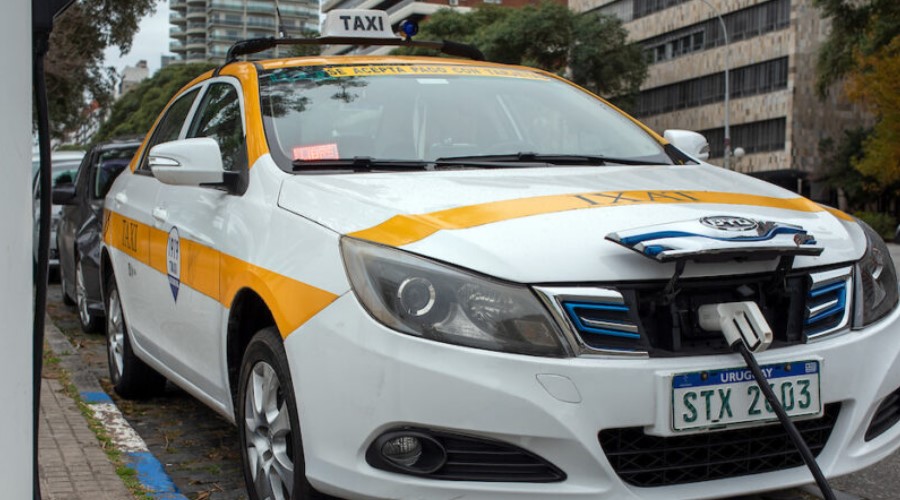 Subite Pasajeros: Ya son 32 los taxis eléctricos adquiridos con beneficio de USD 5 mil en Uruguay