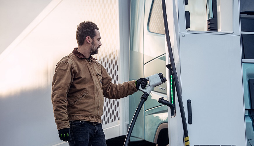 Electric truck charging Climate Group