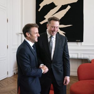 Macrón de Francia y Elon Musk de Tesla